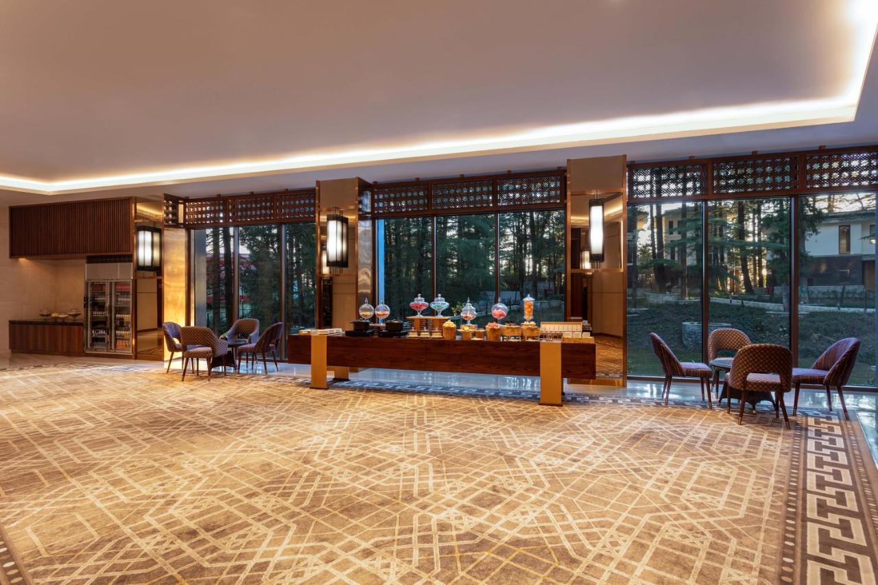 Hyatt Regency Dharamshala Resort Buitenkant foto